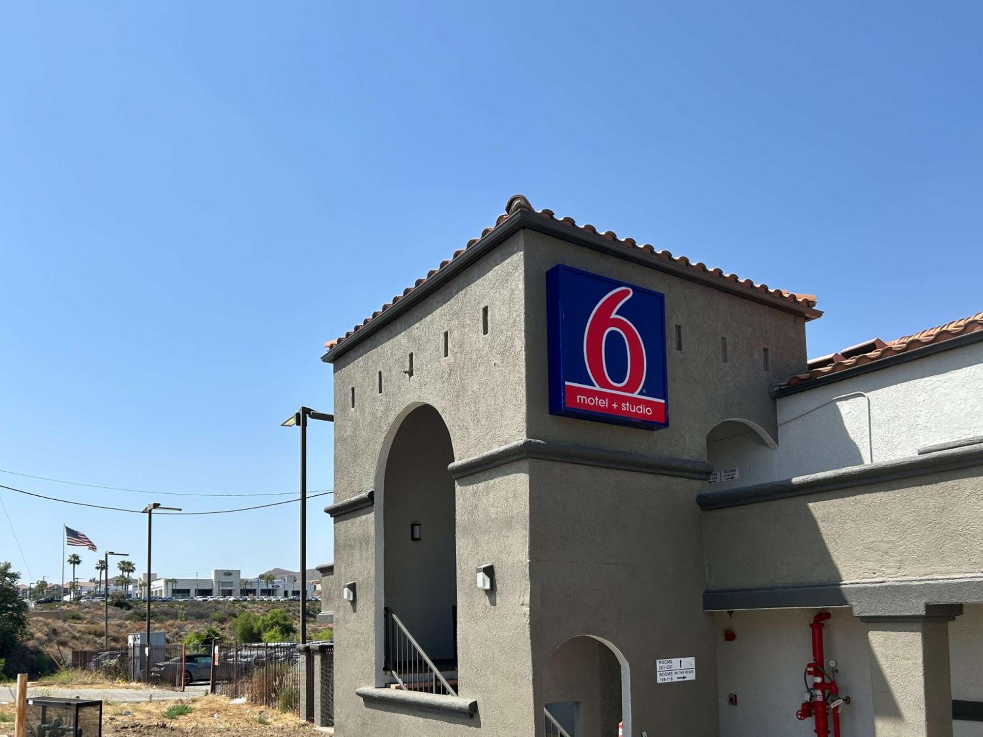 Motel 6 Lake Elsinore, Ca Экстерьер фото